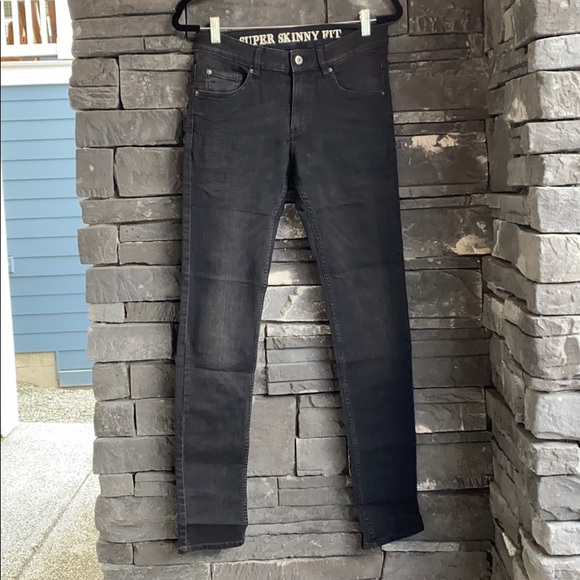 divided super skinny fit